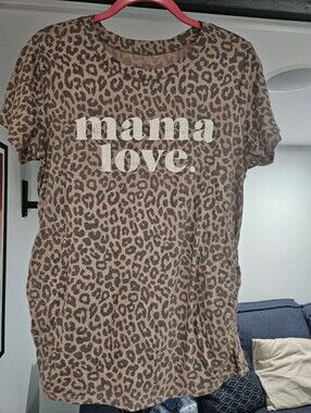 A Glow Maternity Leopard Tshirt